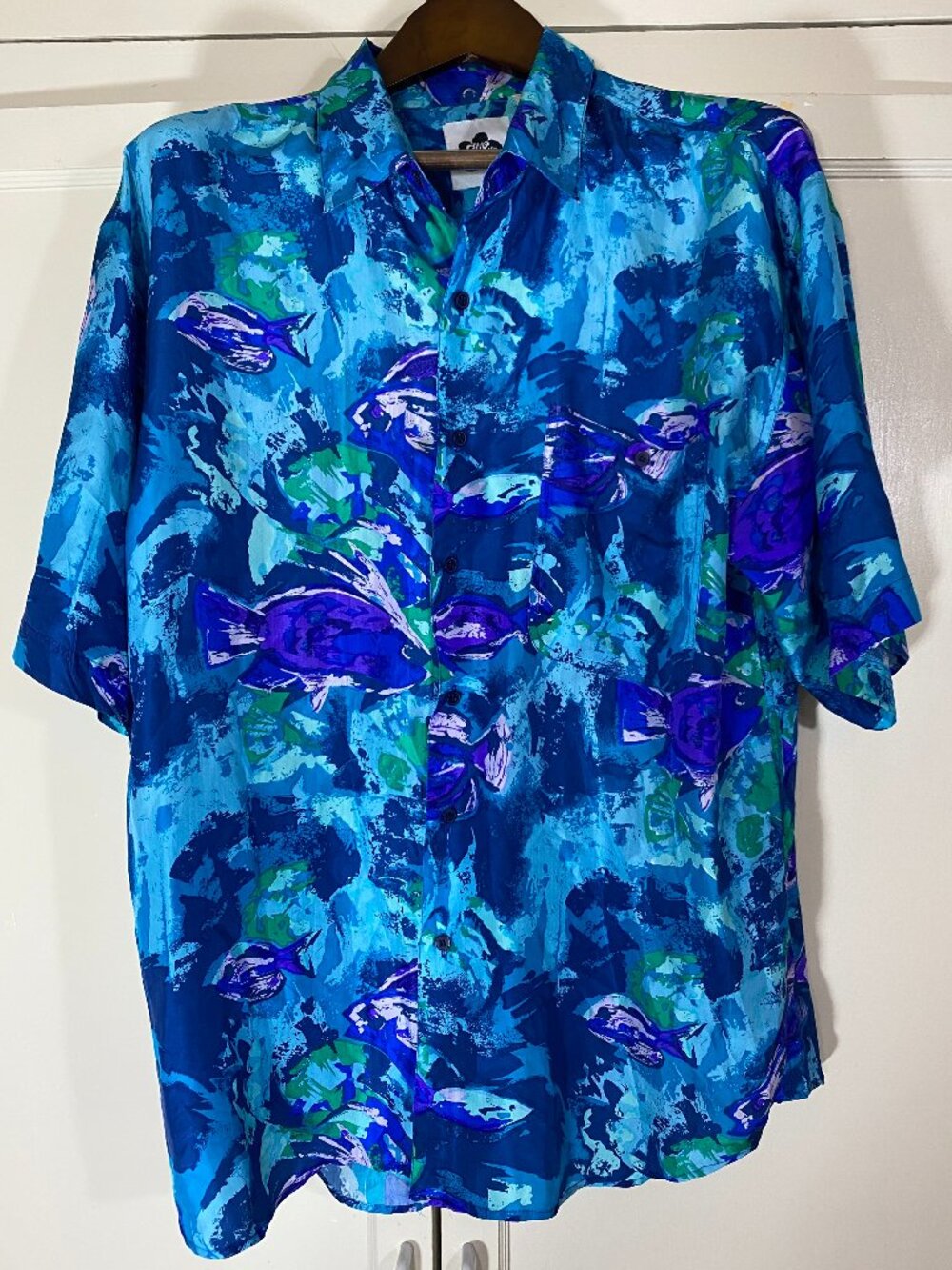 VINTAGE HILO HATTIE 100% Silk Hawaiian Fish Button-up Shirt Blue Purple Green, L